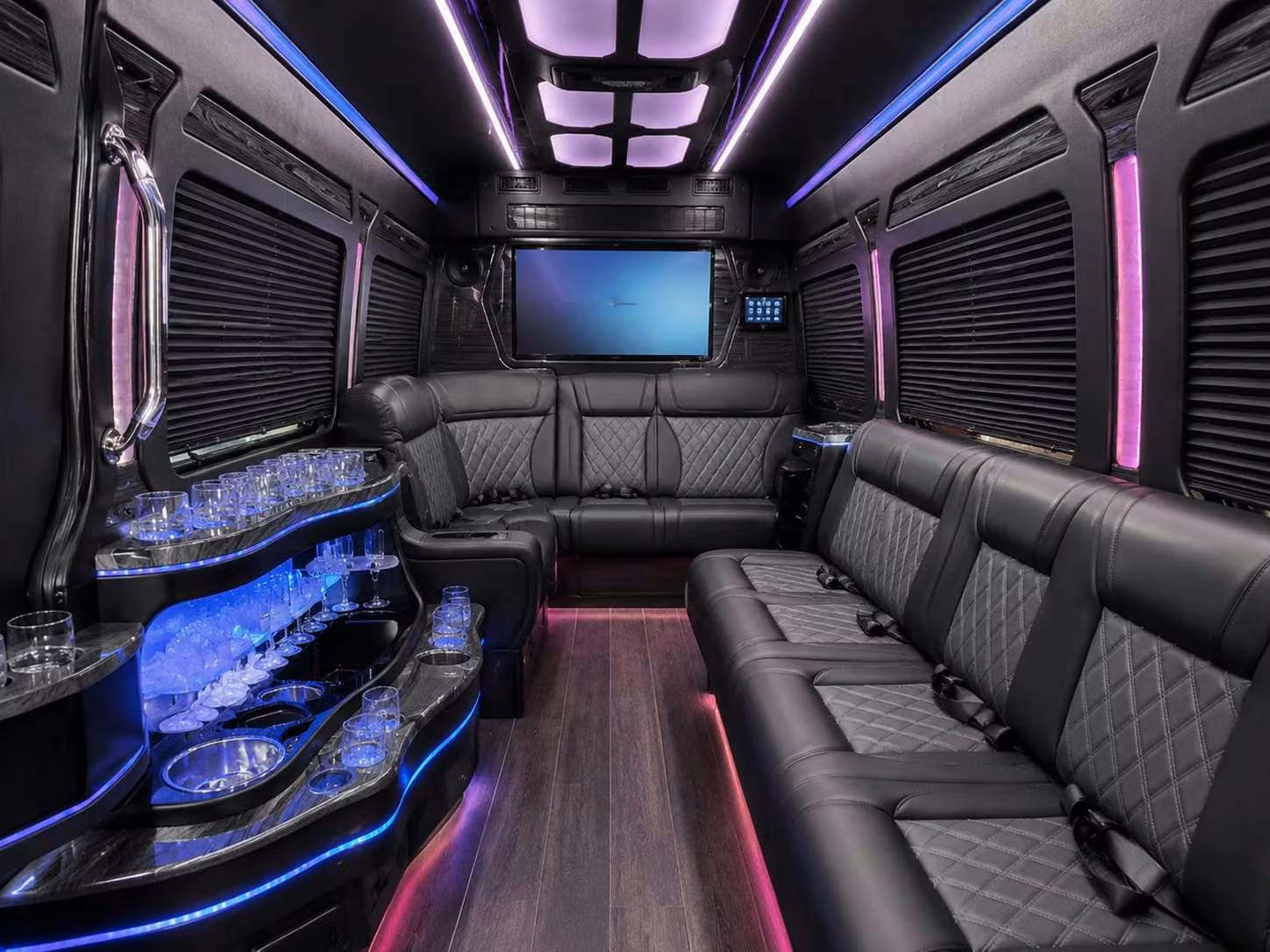 construction and workforce shuttle bus rentals serving pearland job sites